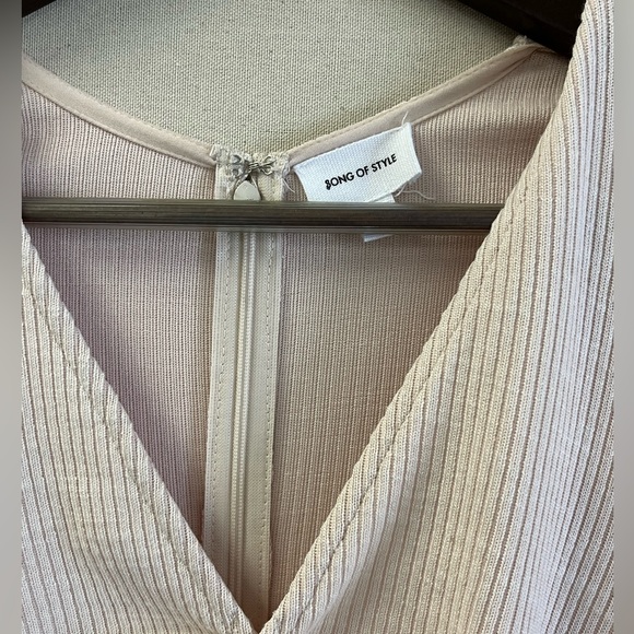 Ezra Midi Dress by Song of Style, xs ~ as seen on Shannbailee - Picture 5 of 6